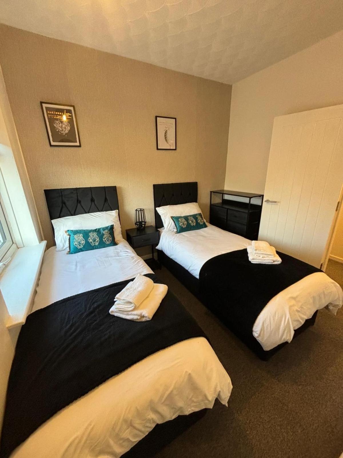 Stunning House - Sleeps 7 - 5 Mins Walk To Lincoln High Street - Parking - Wifi Villa Buitenkant foto