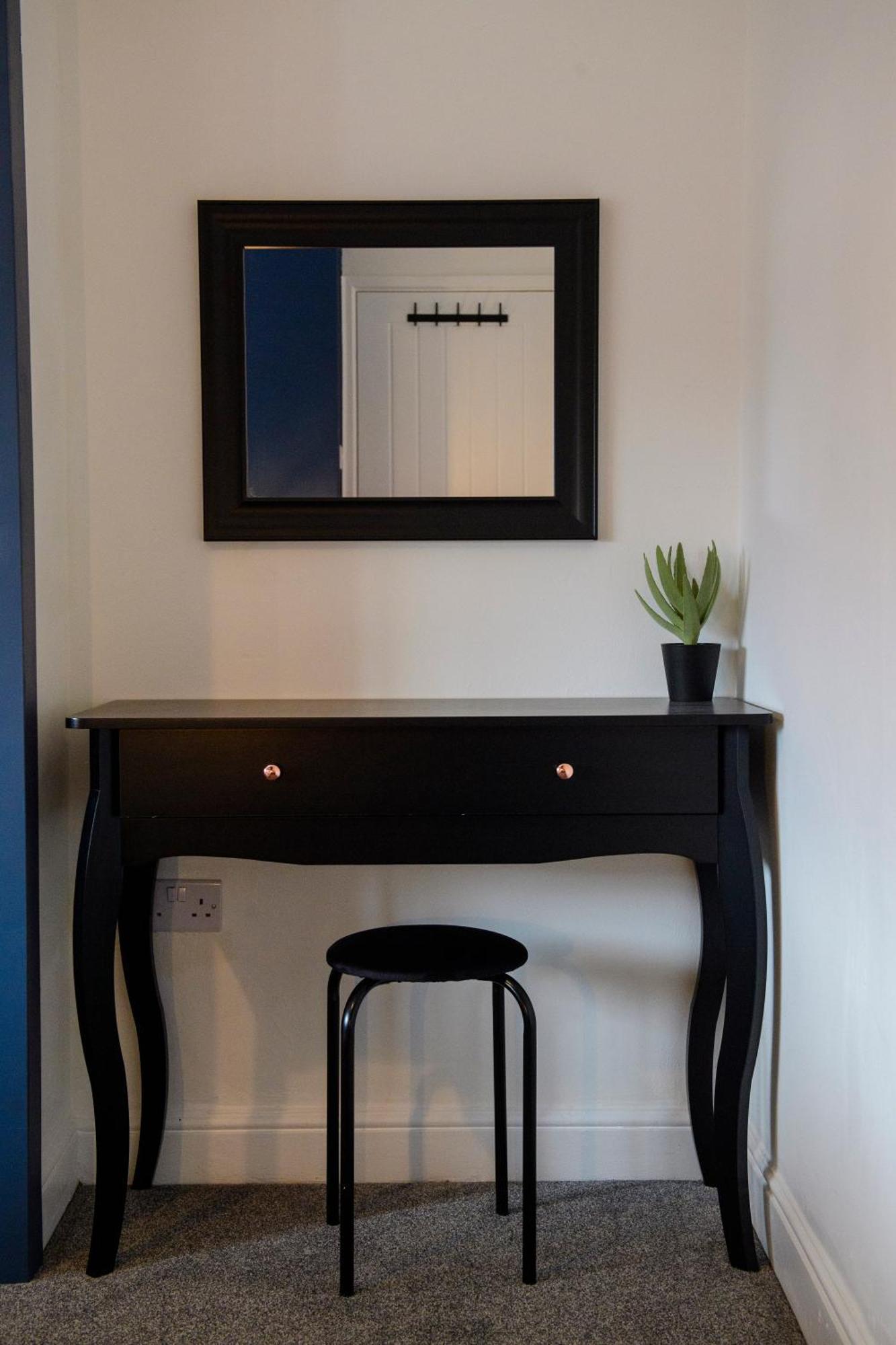 Stunning House - Sleeps 7 - 5 Mins Walk To Lincoln High Street - Parking - Wifi Villa Buitenkant foto