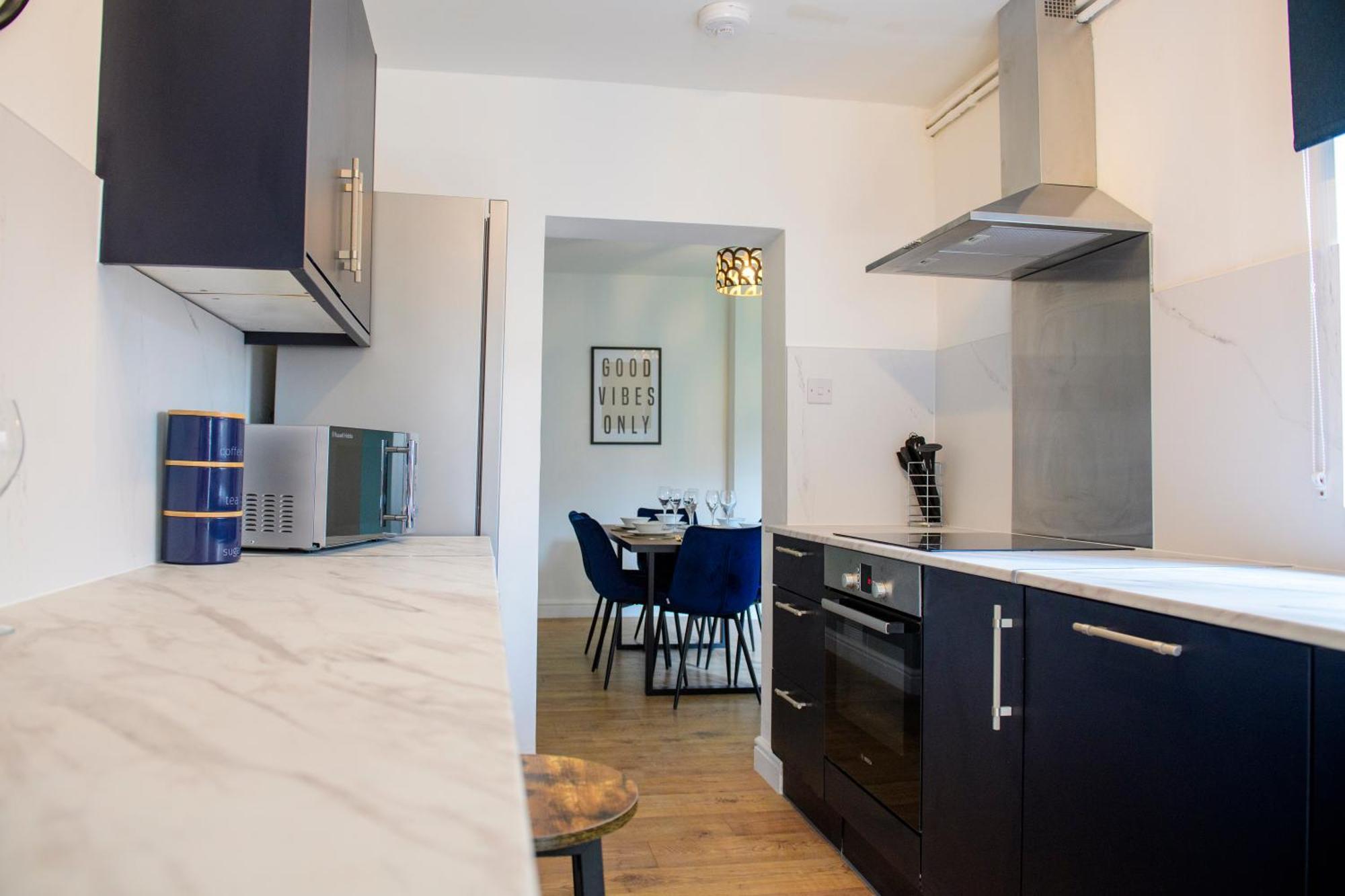 Stunning House - Sleeps 7 - 5 Mins Walk To Lincoln High Street - Parking - Wifi Villa Buitenkant foto