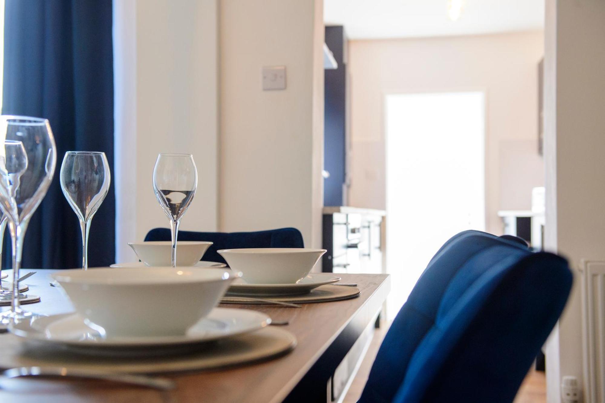 Stunning House - Sleeps 7 - 5 Mins Walk To Lincoln High Street - Parking - Wifi Villa Buitenkant foto